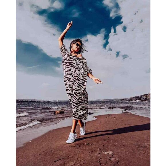 H&M Zebra Print Chiffon Midi Dress NWT XS - Picture 2 of 8